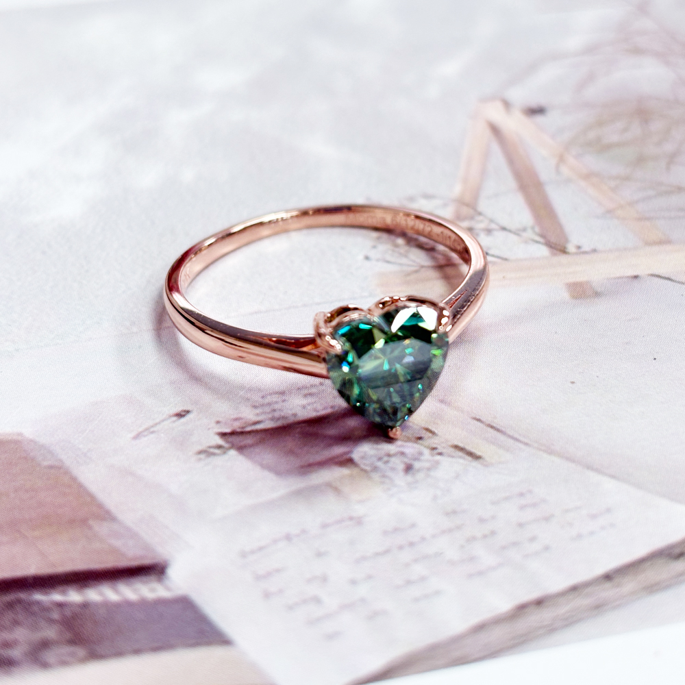 10K Gold Ring with Heart Cut Center Stone - Image 2