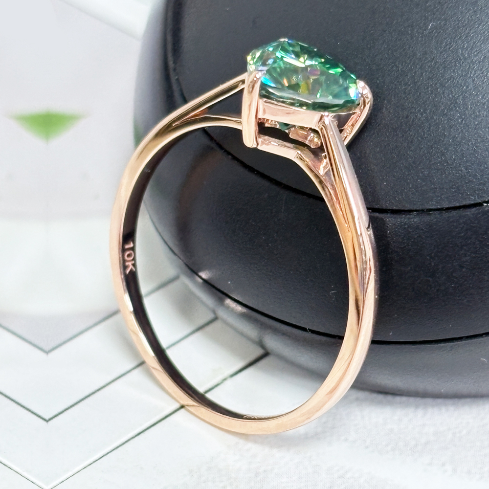 10K Gold Ring with Heart Cut Center Stone - Image 3