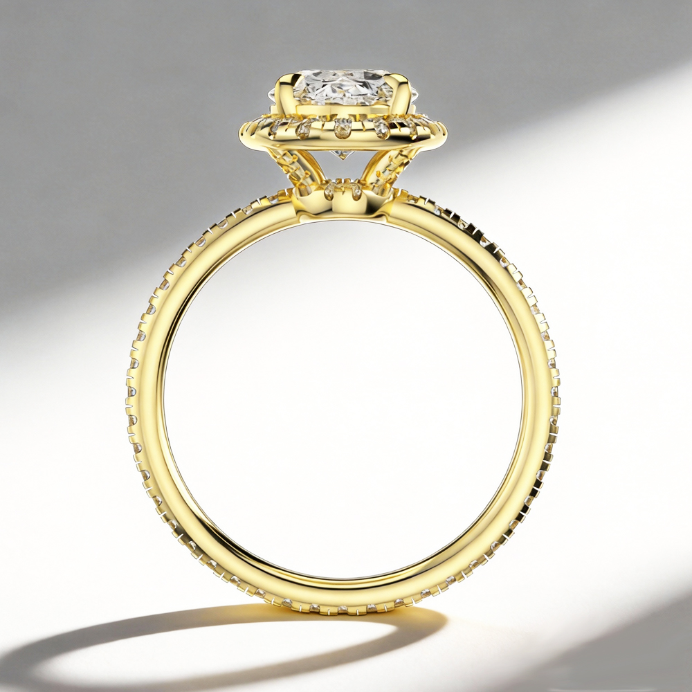 18K Gold Ring with Oval Cut Center Stone - Image 3