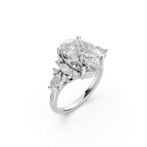 18K Gold Ring with Oval Cut Center Stone